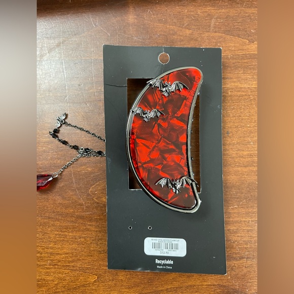 Hot Topic : Social Collision Red Opal Moon Bat Claw Hair Clip Clawclip - Picture 5 of 6